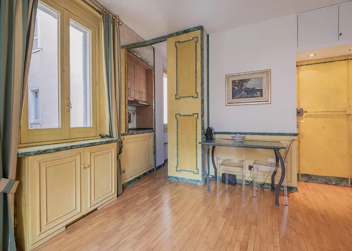 Forum Apartment *