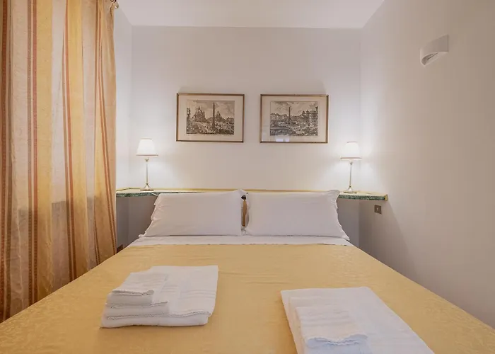 Forum Apartment Rom