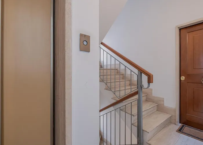 Apartment Forum Rom